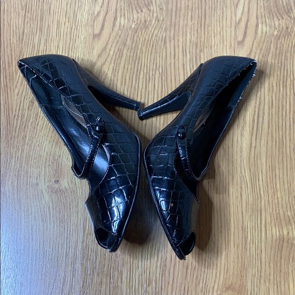 Unlisted Black Patent Leather Heels Peep toe Size8 - Picture 7 of 10